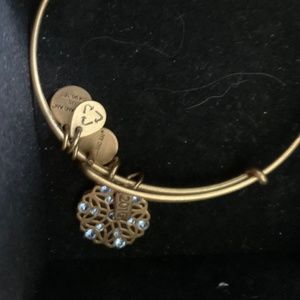 NWOT 🎀ALEX & ANI🎀 limited edition 2016 bangle